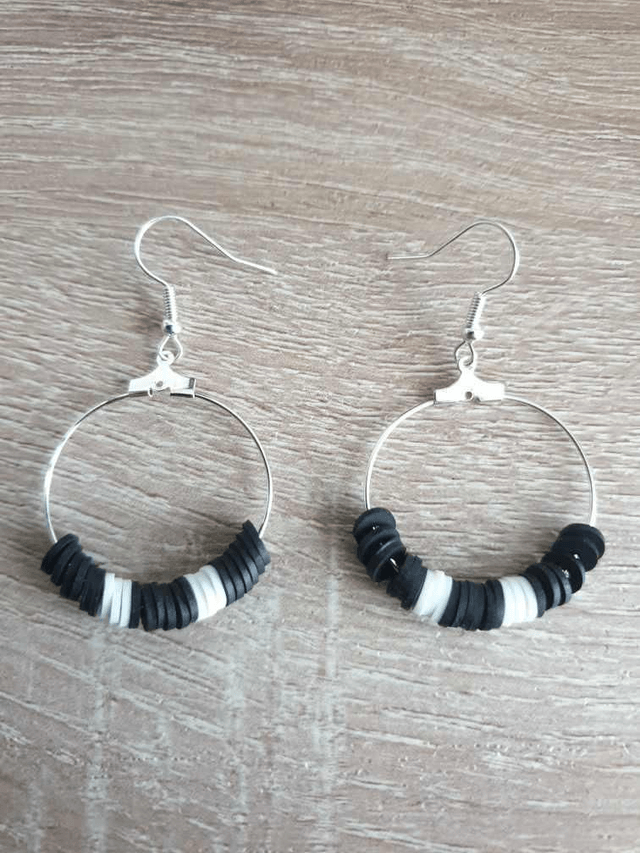 Boucles créoles noir et blanc