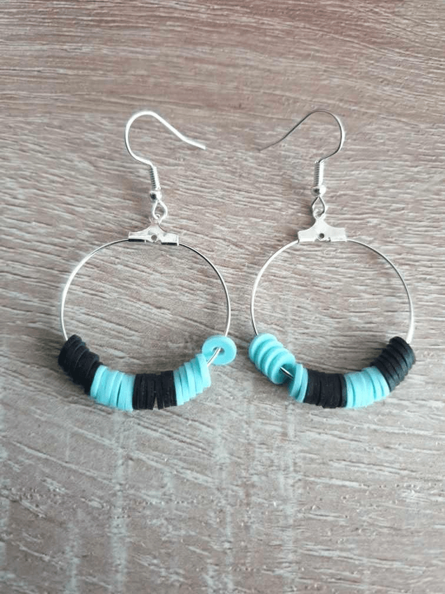 Boucles créoles noir et bleu